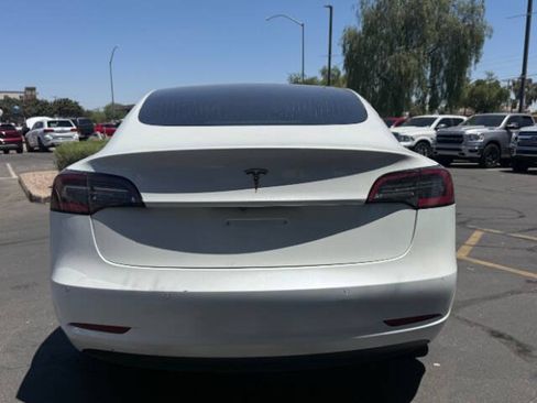 Used 2022 Tesla Model 3 Standard Range RWD image 4