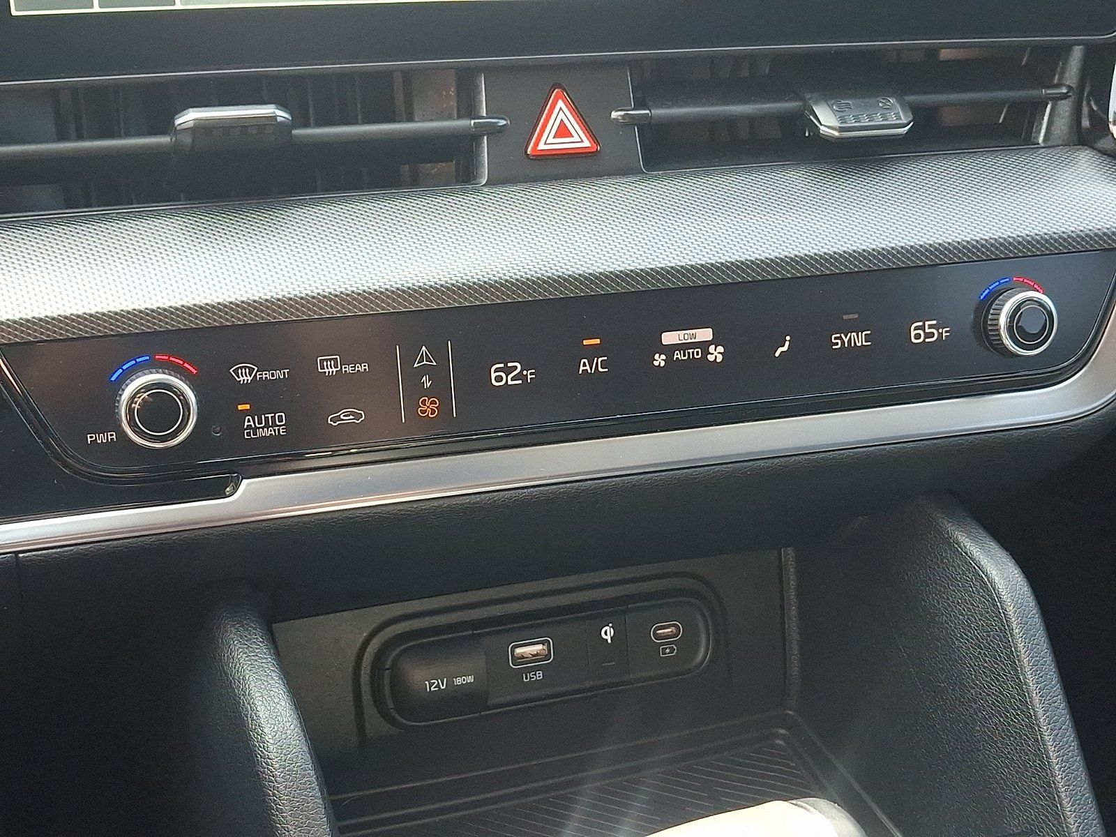 Used 2025 Kia Sportage SX AWD/4WD image 16