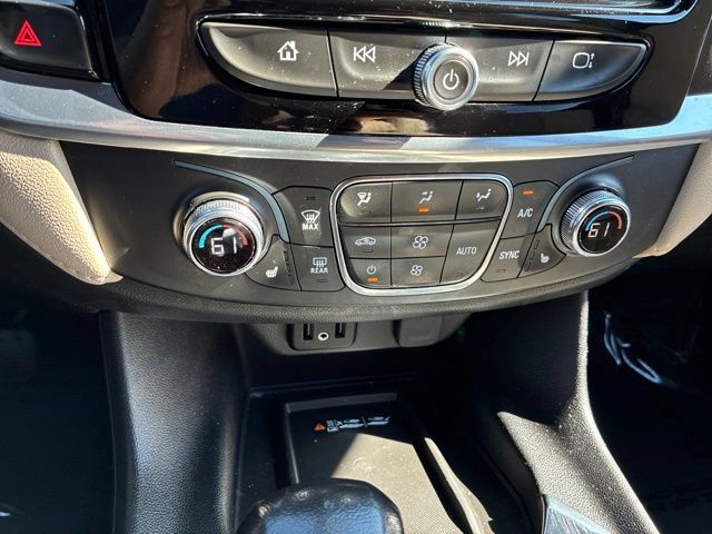 Used 2022 Chevrolet Traverse LT AWD/4WD image 34