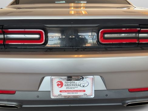 Used 2015 Dodge Challenger SXT w/ Driver Convenience Group RWD image 42