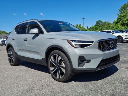 Certified 2024 Volvo XC40 B5 Plus w/ Climate Package