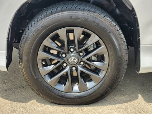 Used 2023 Lexus GX 460 Premium w/ Premium Package AWD/4WD image 10