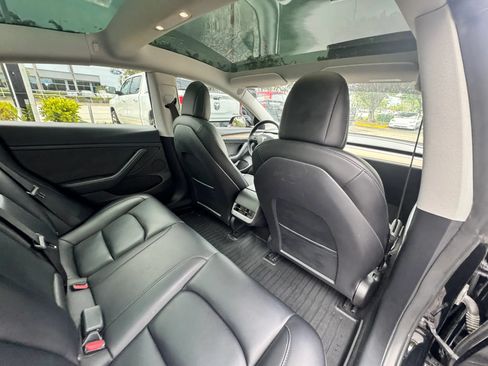 Used 2022 Tesla Model 3 Long Range AWD/4WD image 20