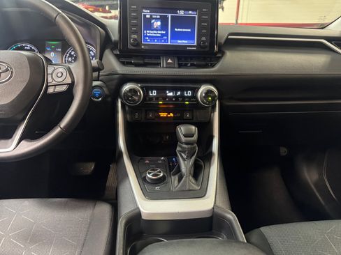 Certified 2021 Toyota RAV4 XLE w/ Convenience Package AWD/4WD image 20