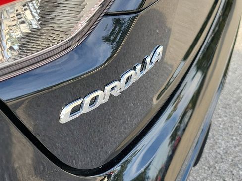 Used 2023 Toyota Corolla SE image 6
