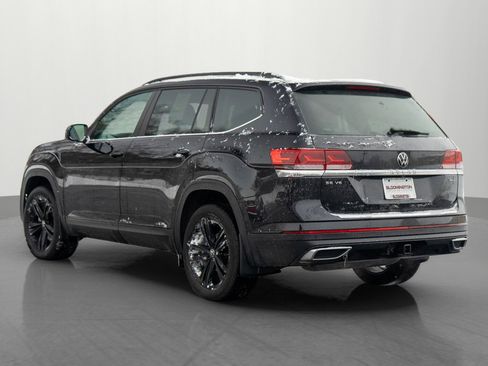 Used 2023 Volkswagen Atlas SE w/ Black Wheel Package image 5