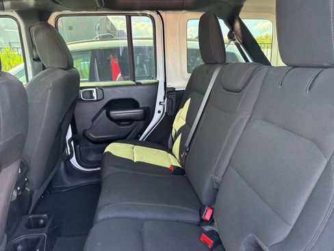 Used 2022 Jeep Wrangler Unlimited Sport image 9