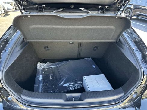 New 2026 MAZDA MAZDA3 Hatchback w/Premium Plus Pkg AWD/4WD image 28
