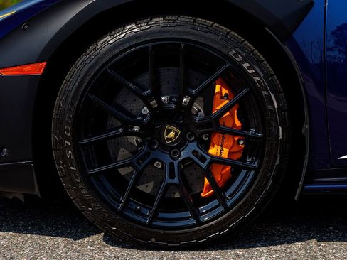 Used 2023 Lamborghini Huracan Sterrato image 20