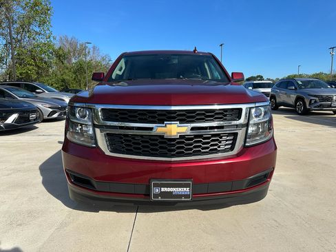 Used 2016 Chevrolet Suburban LT image 2