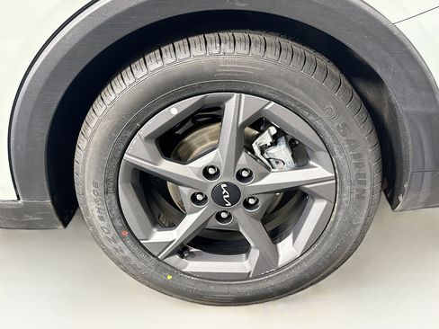 Used 2025 Kia K4 LXS image 11