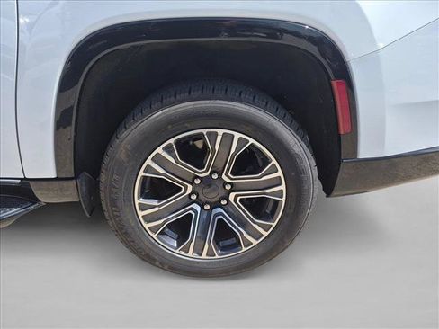 Used 2024 Jeep Wagoneer L Series II RWD image 24