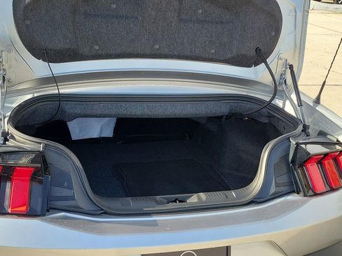 Used 2025 Ford Mustang Premium image 14