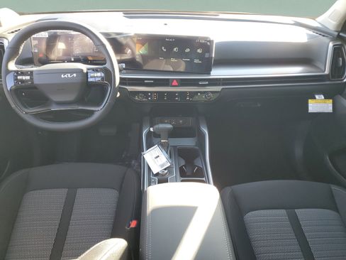 New 2026 Kia Sorento LX FWD image 12