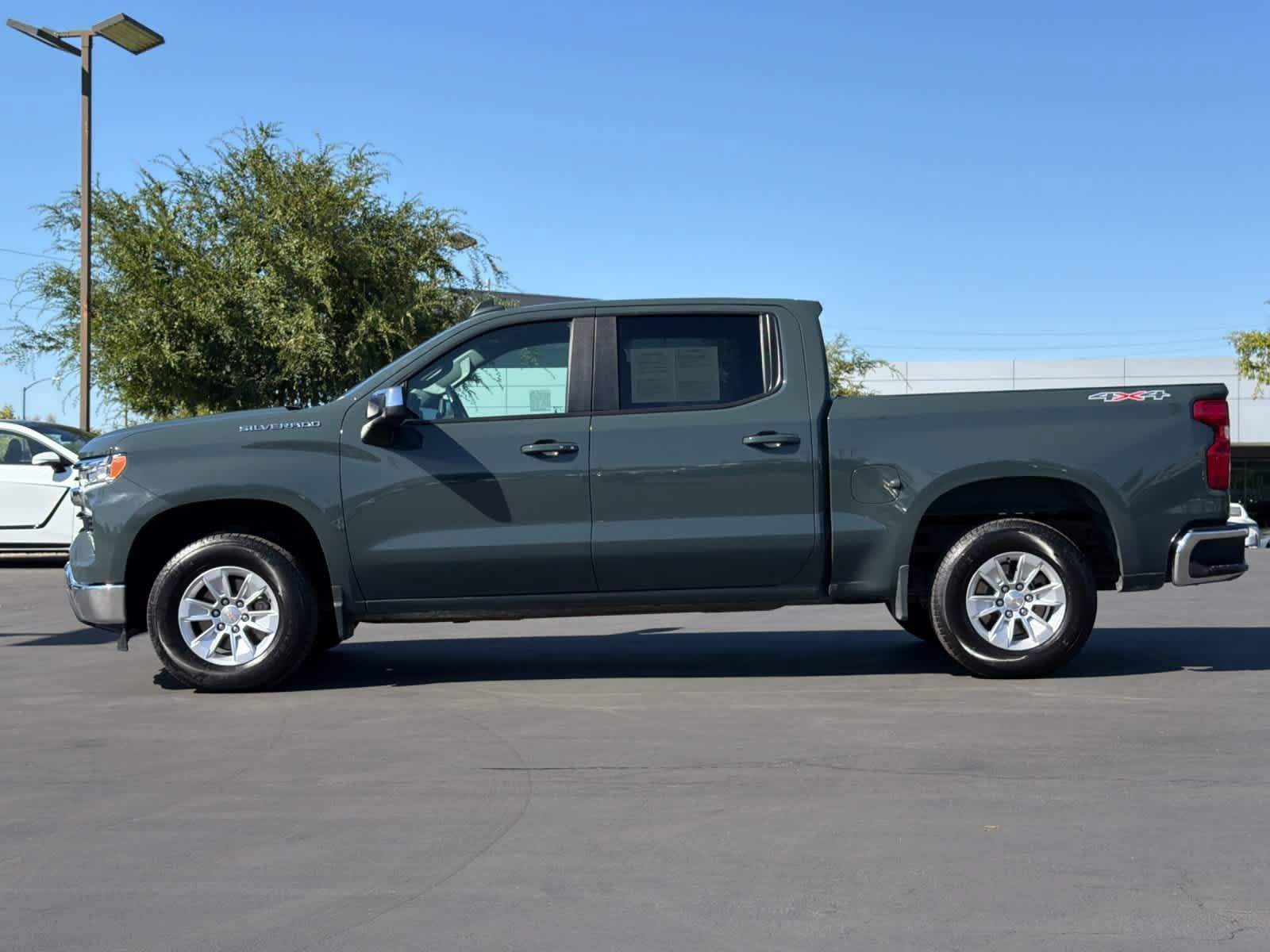 Used 2025 Chevrolet Silverado 1500 LT AWD/4WD image 9