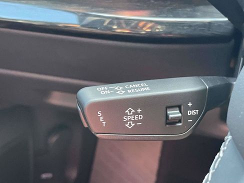 Certified 2025 Audi Q8 Prestige AWD/4WD image 23