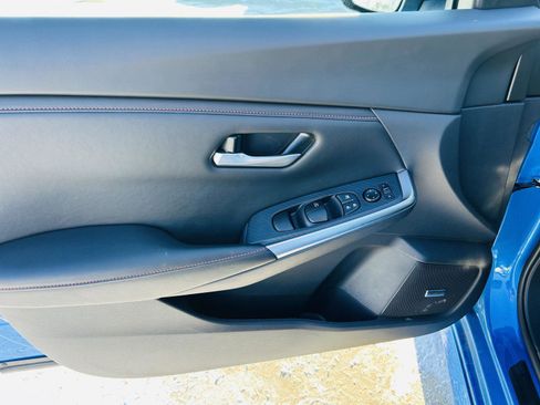 Used 2024 Nissan Sentra SR w/ SR Premium Package image 13