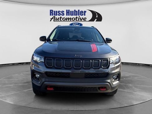 Used 2022 Jeep Compass Trailhawk w/ Trailhawk Convenience Group AWD/4WD image 10