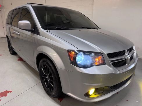 Used 2019 Dodge Grand Caravan GT image 1