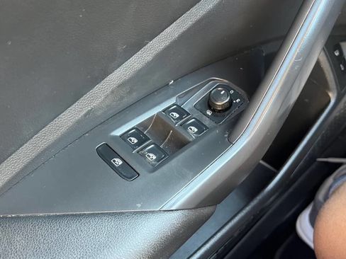 Used 2020 Volkswagen Jetta S image 25