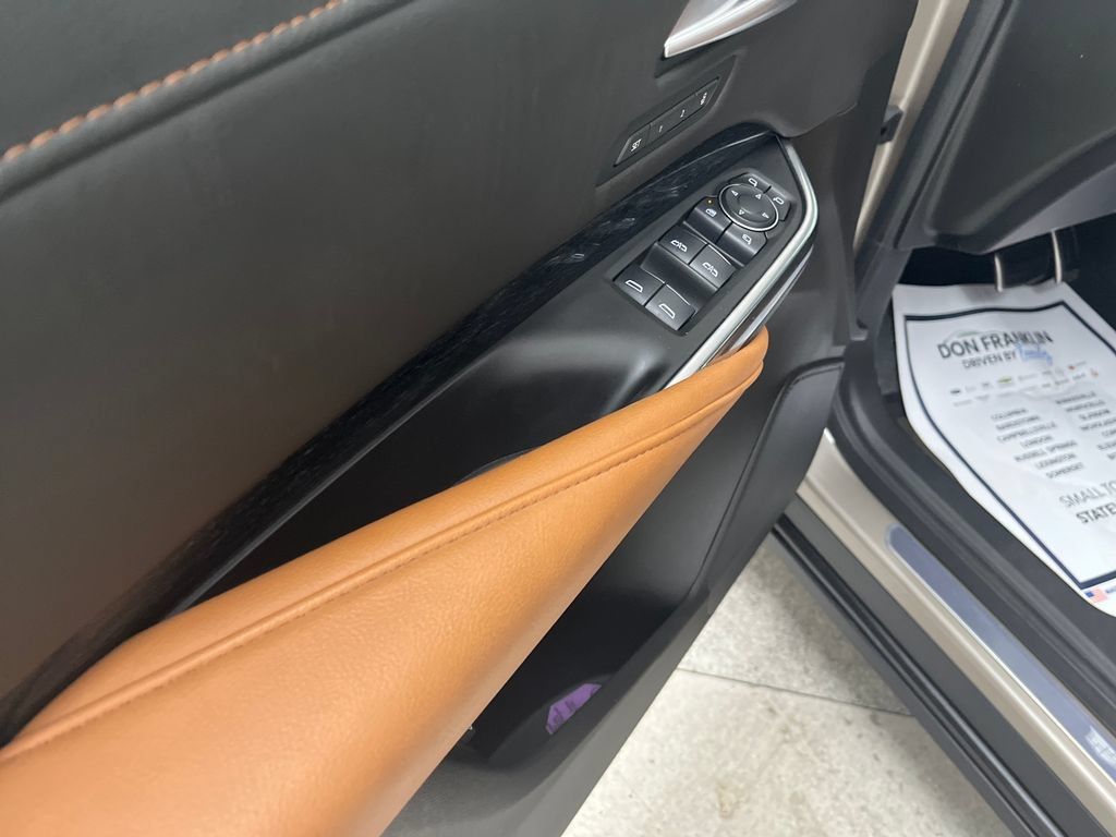 Used 2024 Cadillac XT4 Sport AWD/4WD image 10