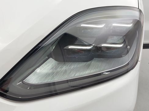 Certified 2024 Porsche Cayenne Coupe AWD/4WD image 34