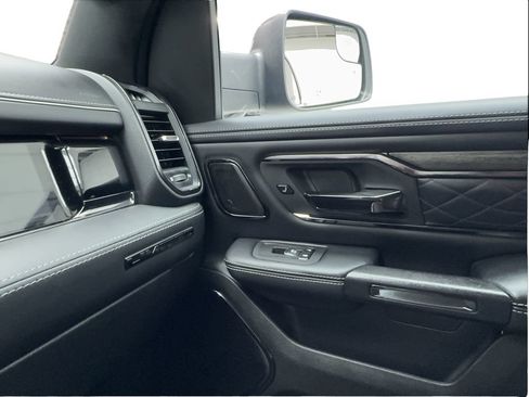 Used 2025 RAM 1500 Limited AWD/4WD image 48