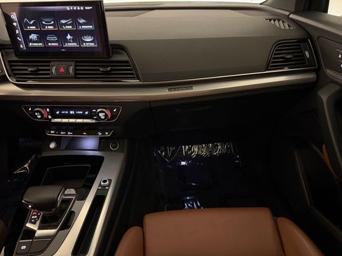 Used 2025 Audi Q5 2.0T Premium w/ Convenience Plus Package image 28