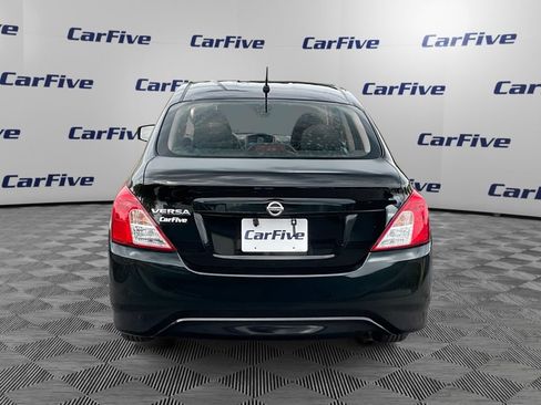 Used 2018 Nissan Versa S FWD image 4