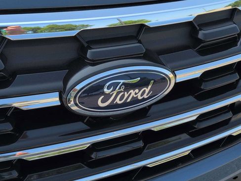 New 2026 Ford Explorer Active RWD image 4
