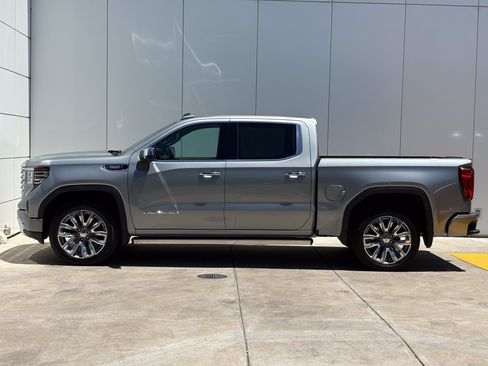 Used 2026 GMC Sierra 1500 Denali AWD/4WD image 4