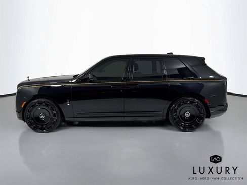 Used 2025 Rolls-Royce Cullinan Black Badge AWD/4WD image 9