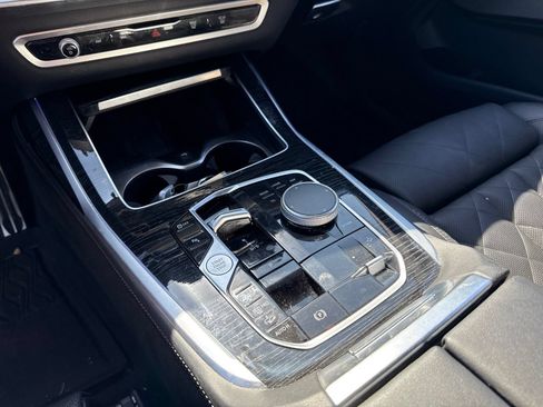 Used 2024 BMW X7 xDrive40i w/ M Sport Package AWD/4WD image 14
