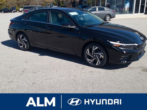 New 2026 Hyundai Elantra Limited image 3