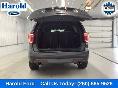 Used 2017 Ford Explorer XLT w/ XLT Technology Feature Bundle FWD image 6