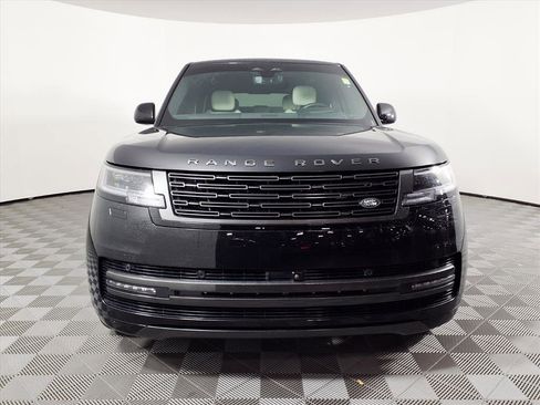 Used 2025 Land Rover Range Rover SE image 2
