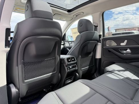 Used 2025 Mercedes-Benz GLS 450 4MATIC image 40