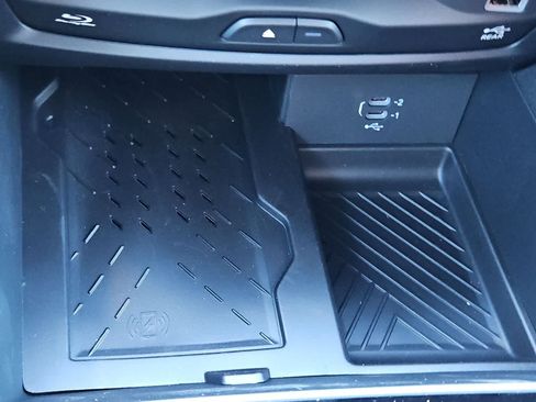 New 2026 Chrysler Pacifica Pinnacle image 30