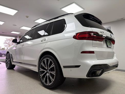 Used 2021 BMW X7 xDrive40i w/ M Sport Package AWD/4WD image 5