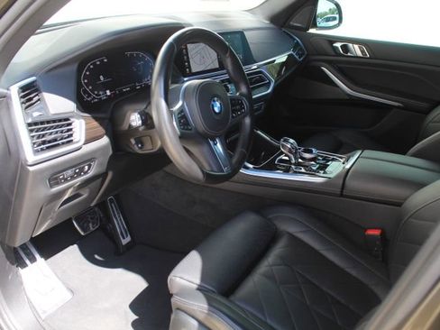 Used 2023 BMW X5 xDrive40i w/ M Sport Package image 11