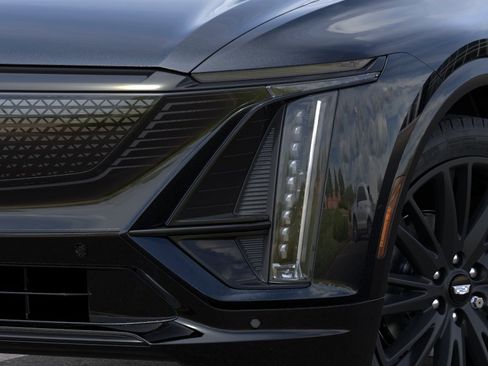 New 2026 Cadillac Lyriq Signature Sport AWD/4WD image 10
