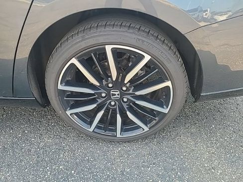 Used 2023 Honda Accord Touring image 9