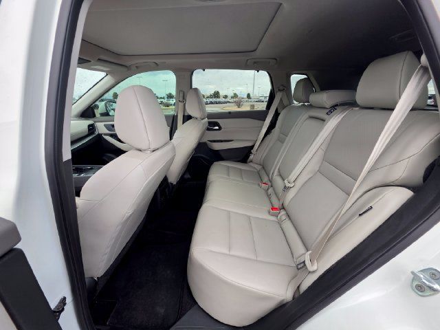 Used 2023 Nissan Rogue SV w/ SV Premium B Package FWD image 16