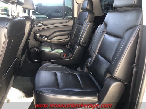 Used 2019 Chevrolet Suburban LT image 17