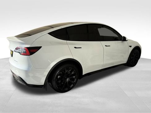 Used 2020 Tesla Model Y Long Range image 7