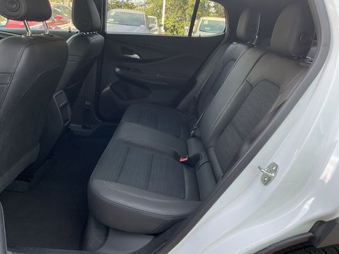 Used 2025 Buick Envista Preferred image 15