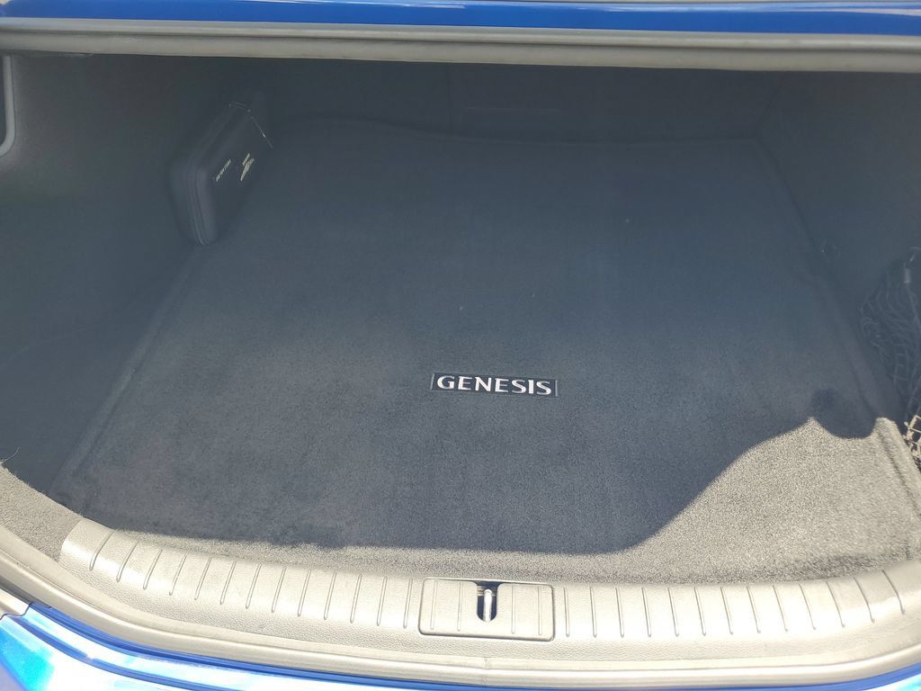 Used 2020 Genesis G70 3.3T RWD image 9