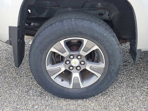 Used 2015 Chevrolet Colorado Z71 AWD/4WD image 9