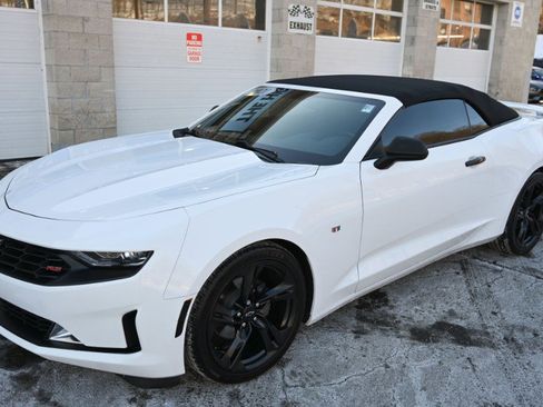 Used 2021 Chevrolet Camaro LT w/ RS Package image 9