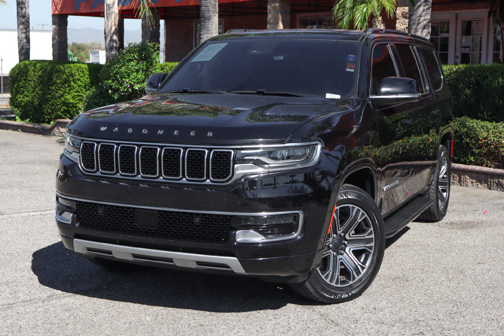Used 2024 Jeep Wagoneer Series II w/ Flexible Seating Group RWD image 4